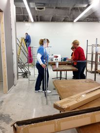 Photo named volunteer_hillcreststore3a.jpg