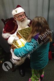 Photo named santa-visit4_121914.jpg