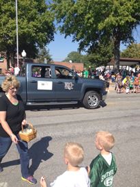 Photo named smv_homecomingparade_092713_2.jpg