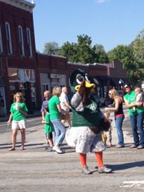 Photo named smv_homecomingparade_092713_1.jpg