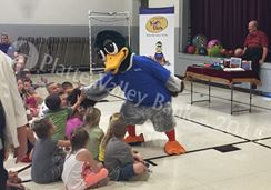 Photo named npelem_bankdaypres1_082515.jpg