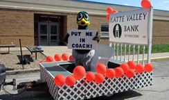 Photo named pbg_homecomingparade_100413_1_fb.jpg