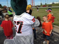 Photo named pchomecoming_092013_9_fb.jpg